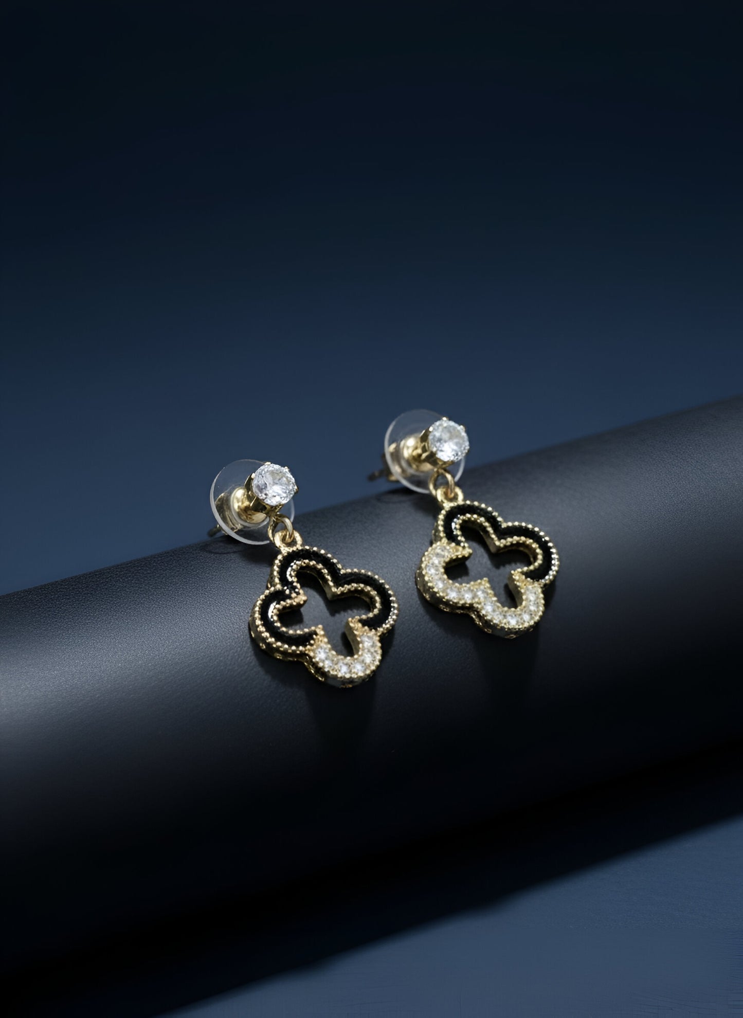 L’Ensemble Trèfle Noir — Midnight Clover Earrings