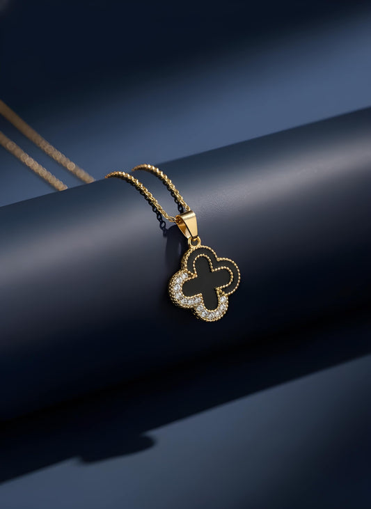 L’Ensemble Trèfle Noir — Midnight Clover Necklace