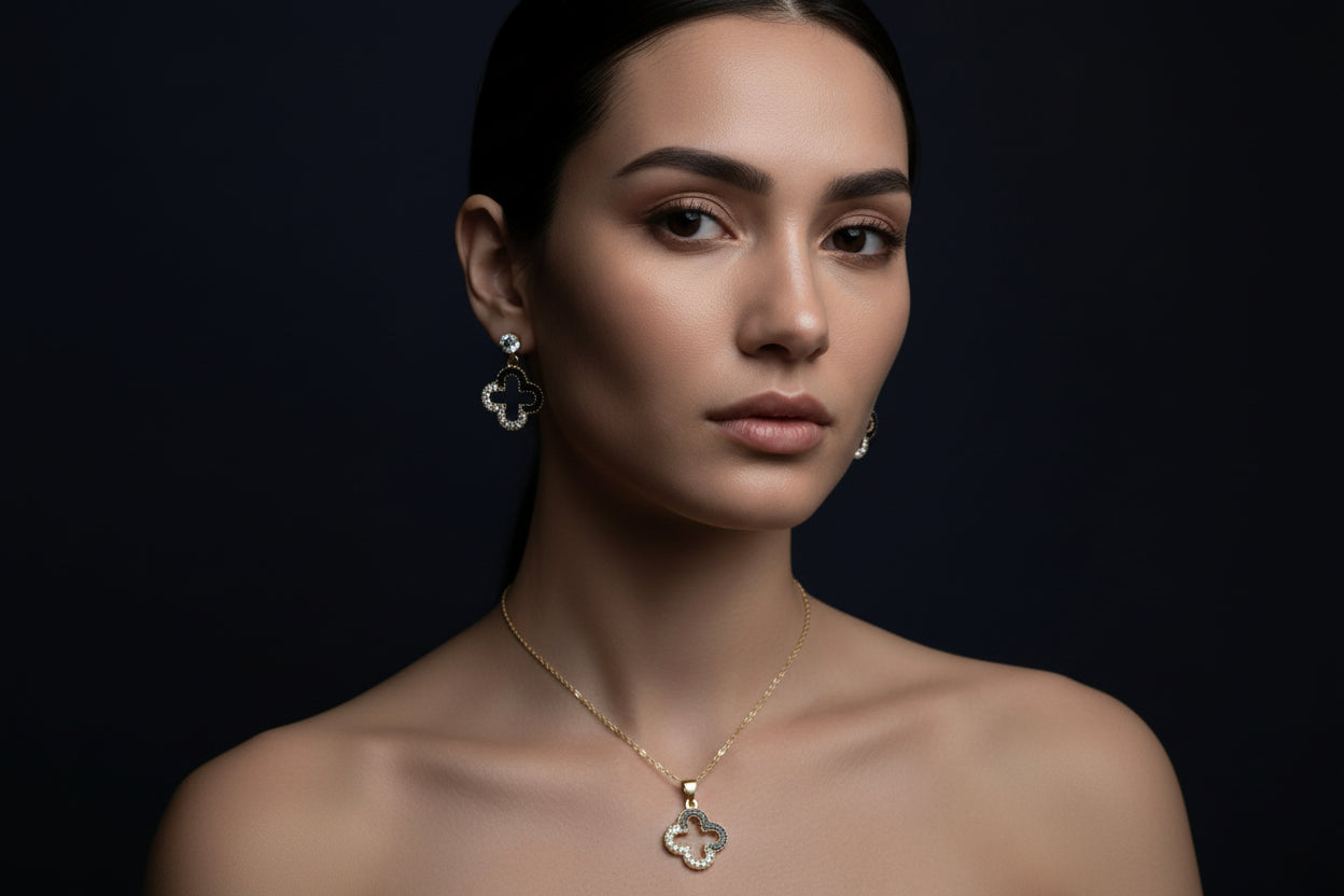 L’Ensemble Trèfle Noir (The Black Clover Set)